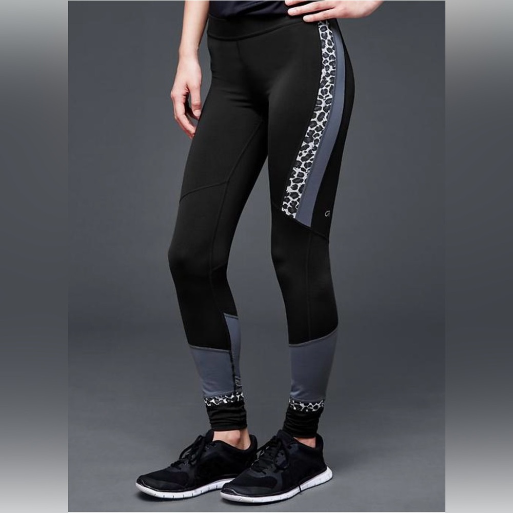 GapFit gFast Animal Stripe Leggings